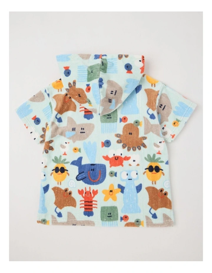 Sandy Hooded Towel in Under the Sea Print in Green image 3