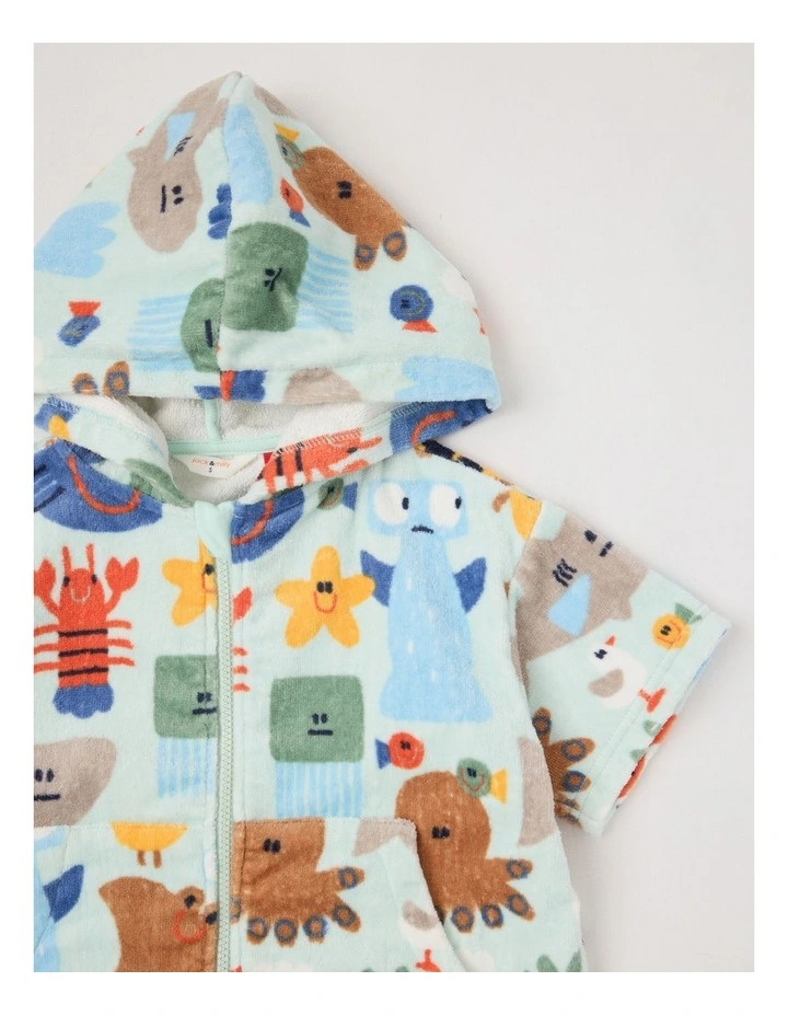 Sandy Hooded Towel in Under the Sea Print in Green image 4