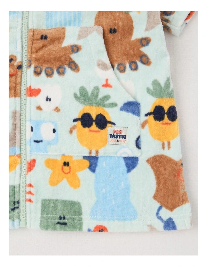 Sandy Hooded Towel in Under the Sea Print in Green image 5