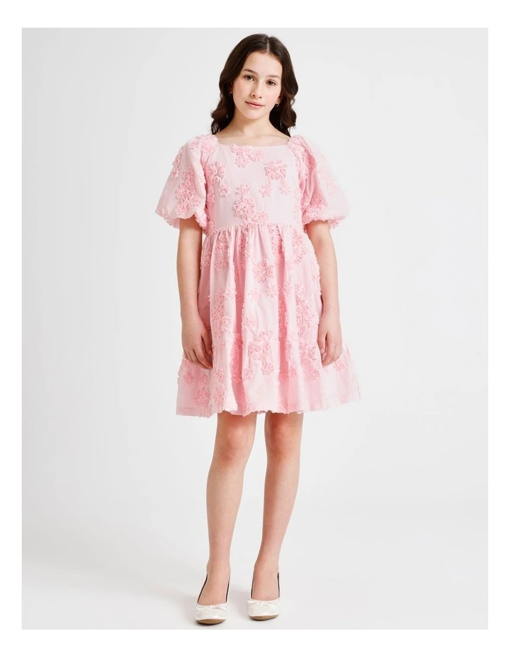 Sienna Short Sleeve Textured Dress with Tiered Skirt and Bubble Sleeve in Pink image 2