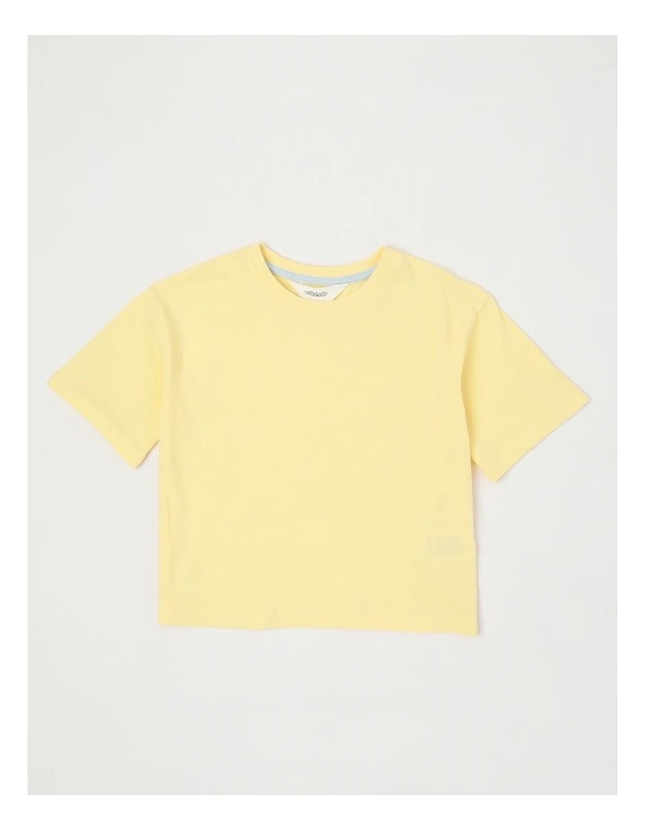 Dungeree Shorts With Rainbow Heart Pocket & Tee in Yellow/Mid Denim image 5