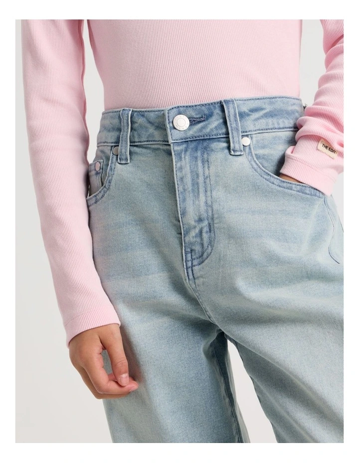 The Edit' Mid Rise Baggy Jean in Light Denim image 3