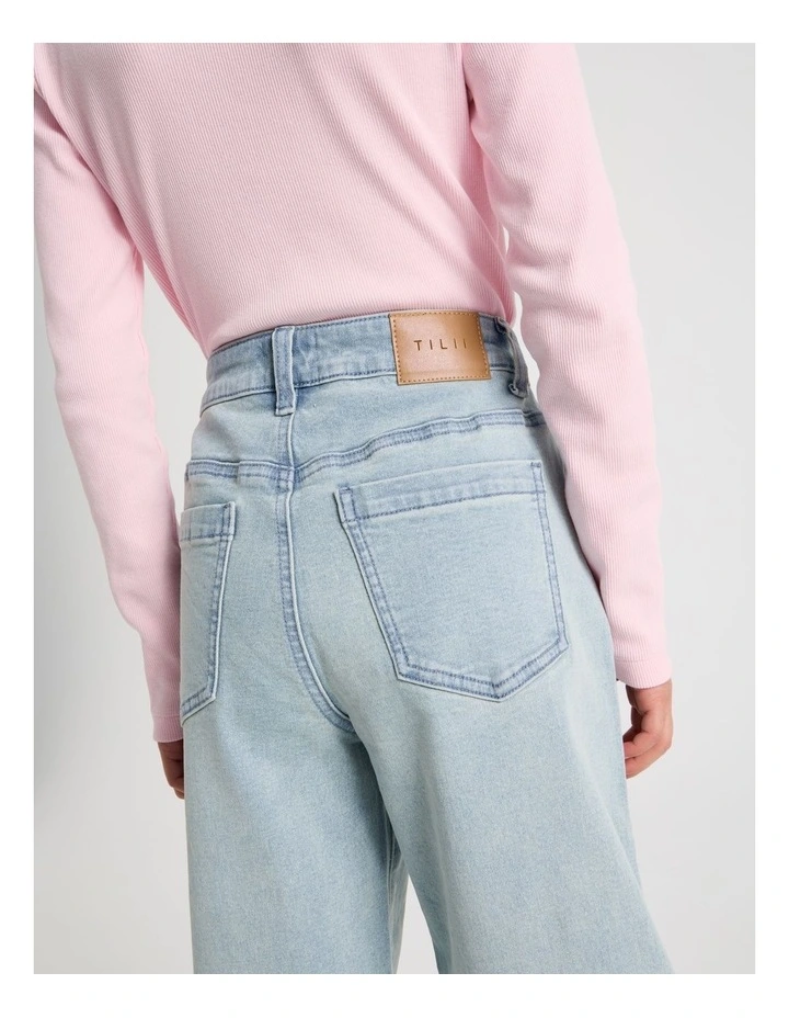 The Edit' Mid Rise Baggy Jean in Light Denim image 6