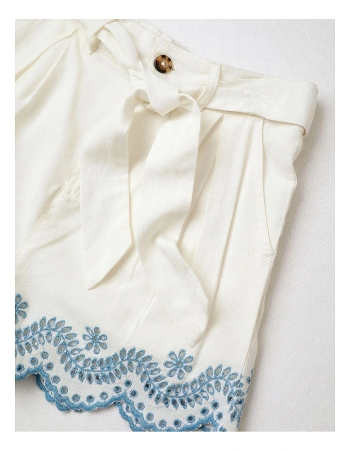 Linen Scalloped Hem Short with Buckle in Ecru and Blue image 2
