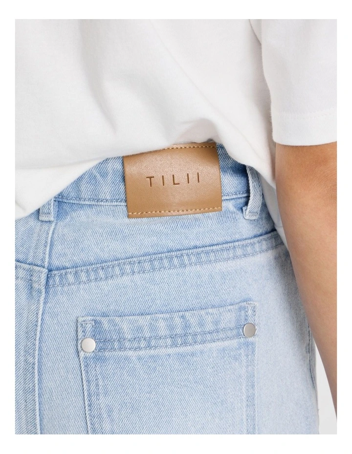 The Edit Denim Relaxed Short in Light Denim image 4
