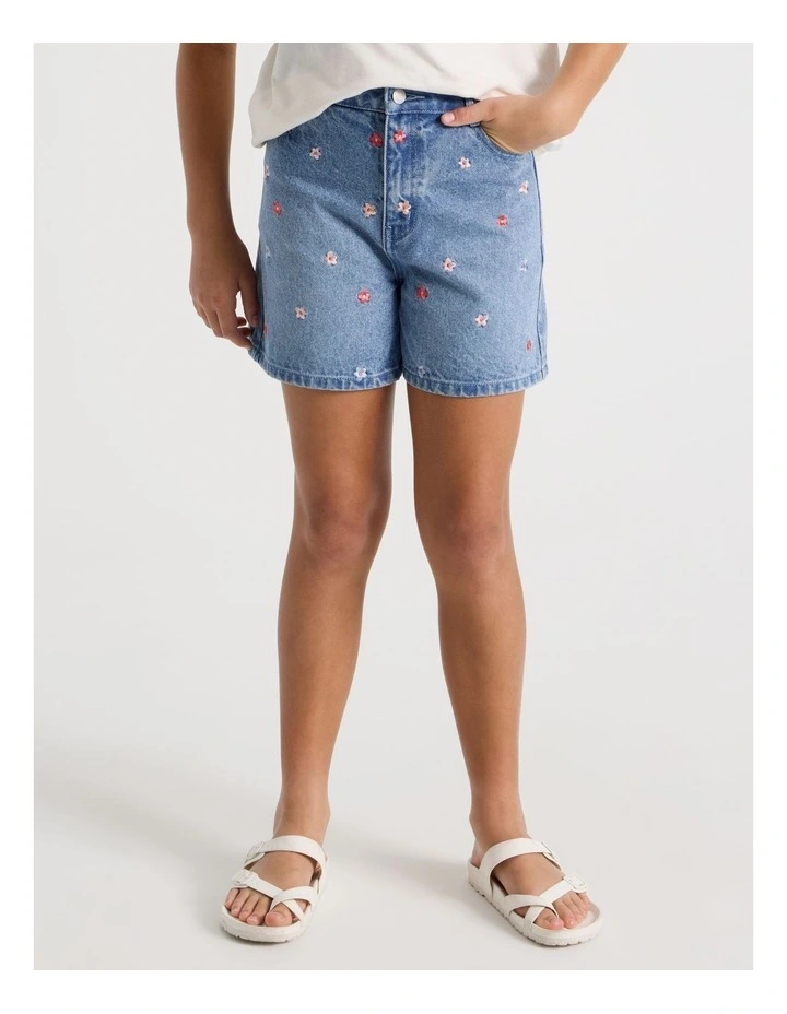 The Edit Denim Relaxed Short in Mid Wash Denim image 3
