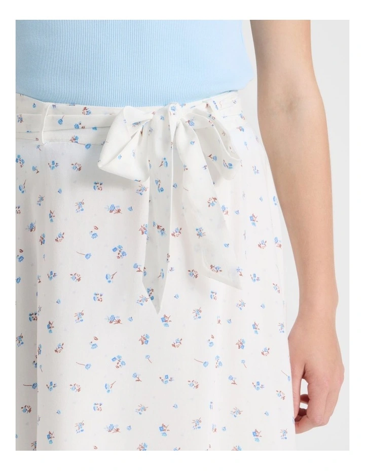 Hanki Hem Maxi Skirt in Ditzy Floral White image 3