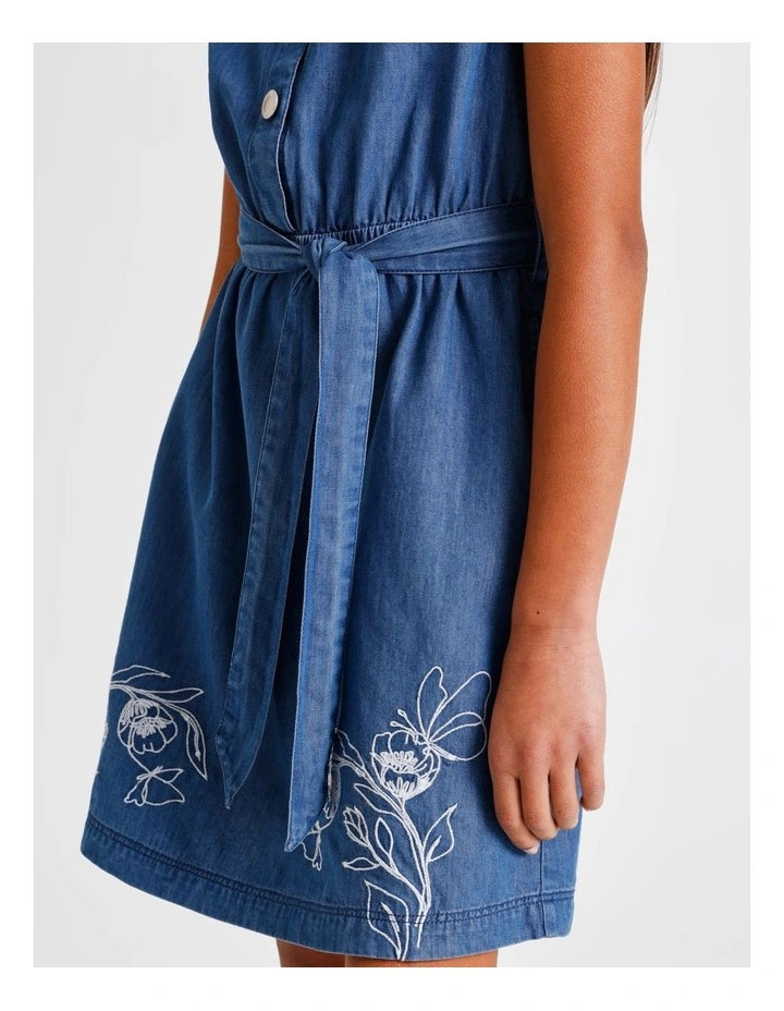 Sleeveless A-Line Button Front Dress with Tie in Indigo image 5