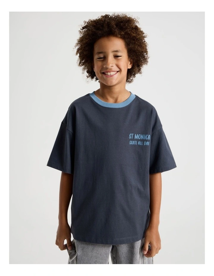 Short Sleeve Graphic Back Tee in Black Skate Print image 4