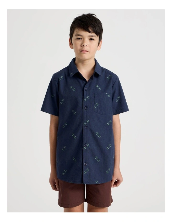 Short Sleeve Linen Shirt in Skateboard/Navy image 2