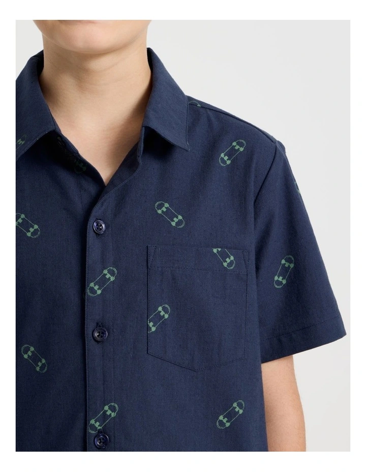Short Sleeve Linen Shirt in Skateboard/Navy image 3