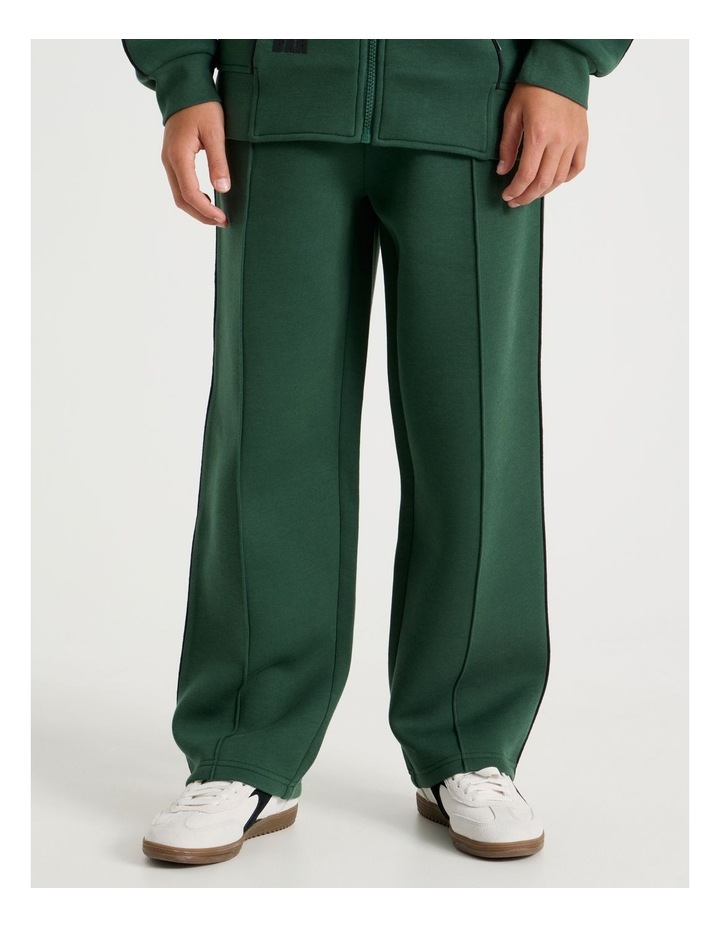 Athletic Straight Fit Trackpant in Green
