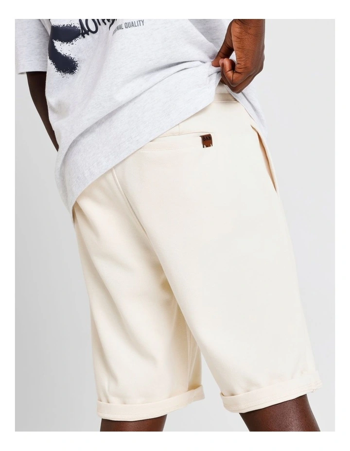 Comfort Bermuda Short in Ecru image 7