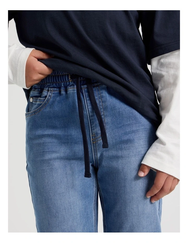 Pull On Denim Jean in Mid Denim image 3