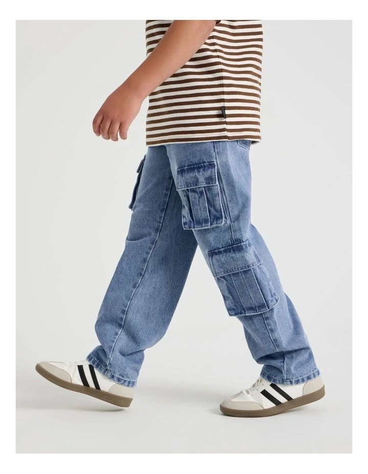 Cargo Jean in Mid Denim image 5