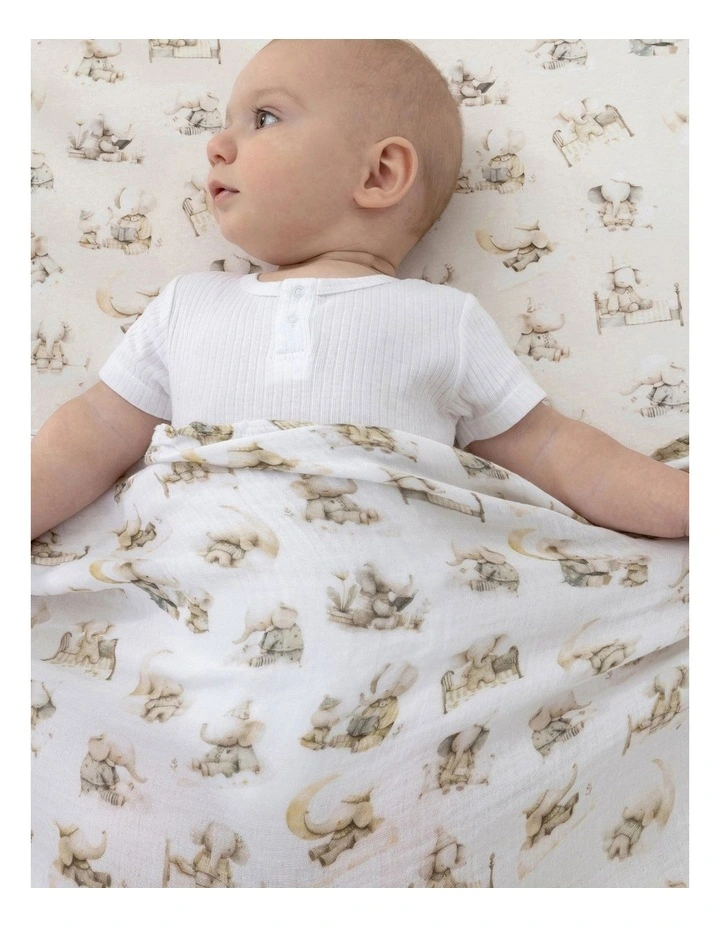 Elephant Bedtime Muslin Wraps 3 Pack in Beige/White image 4