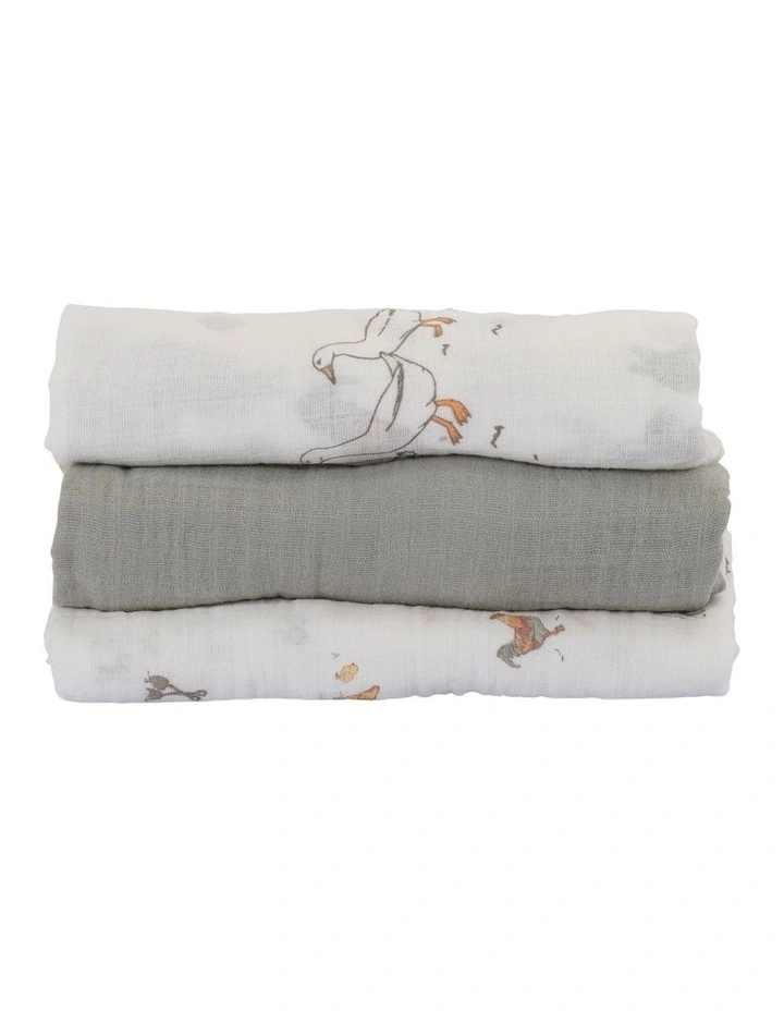 Muslin Wraps Pack of 3 in Farmyard Lamb image 5
