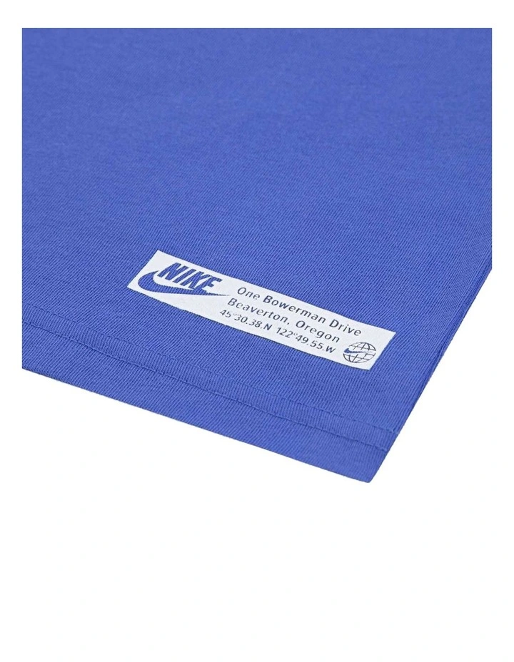 Sportswear Globe T-shirt in Blue image 3