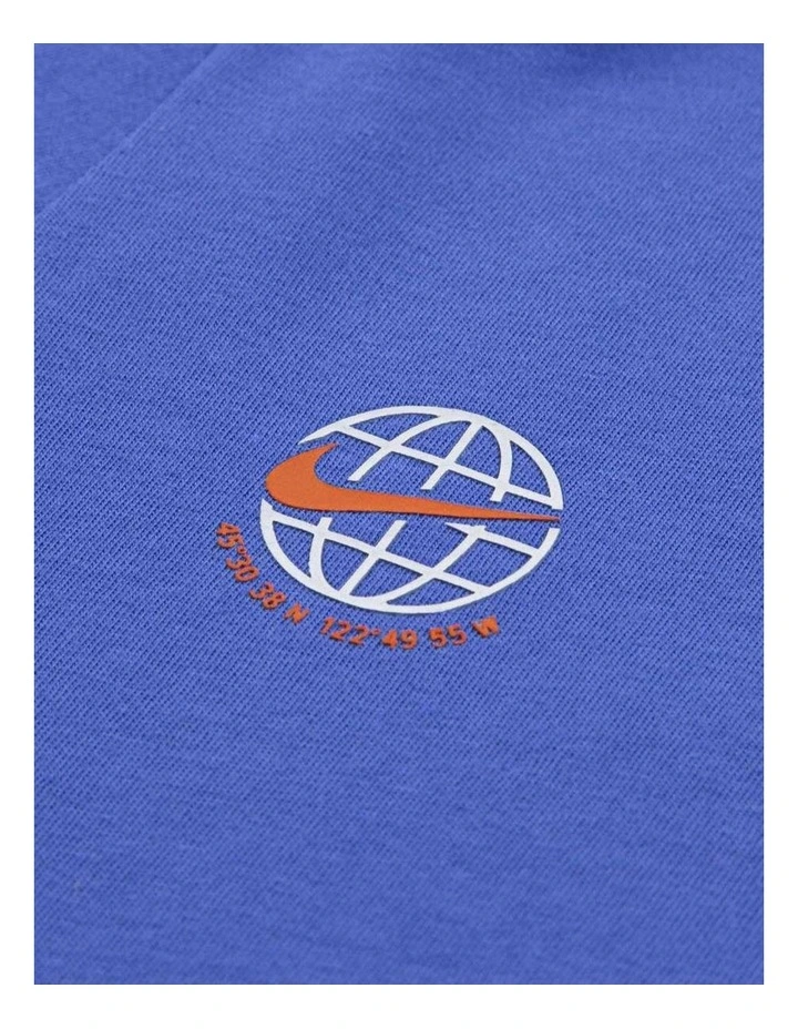 Sportswear Globe T-shirt in Blue image 4