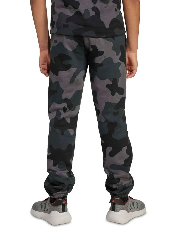 Seasonal Essentials Camo Fleece Pant in Multi image 2