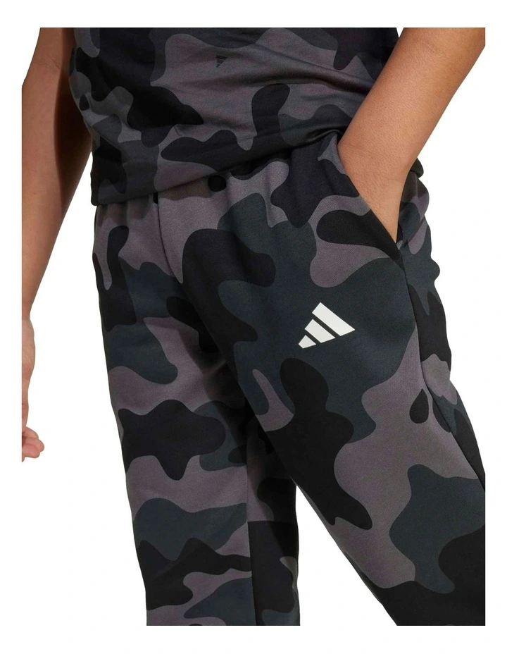 Seasonal Essentials Camo Fleece Pant in Multi image 4