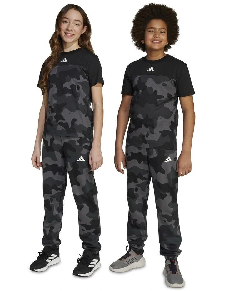 Seasonal Essentials Camo Fleece Pant in Multi image 6