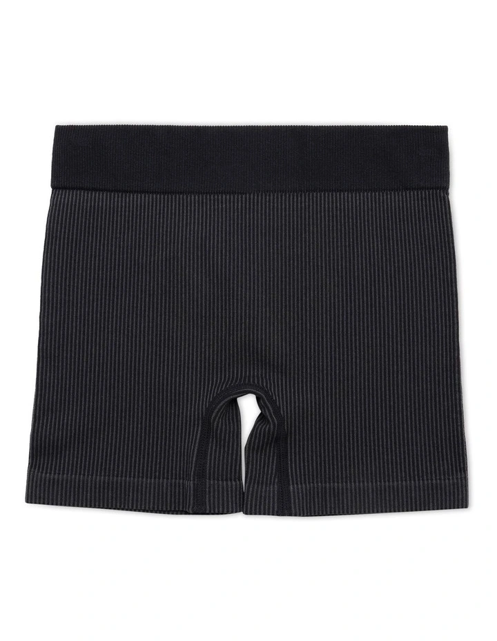 Seamless Rib Short in Black image 2