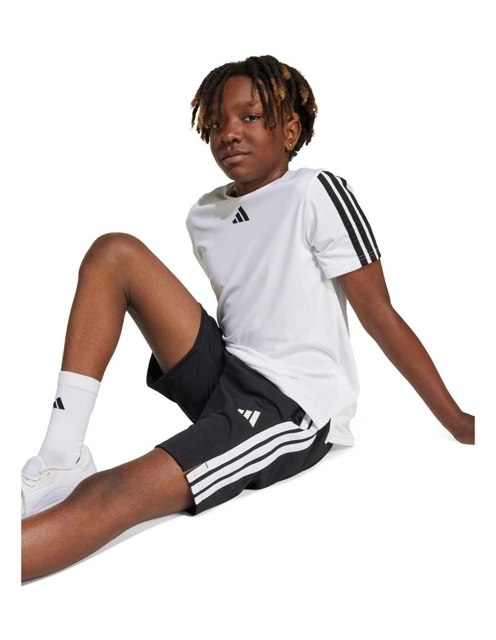 Train Essentials 3-Stripes Shorts in Multi image 5