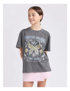 Chasing The Sun Tee (8 - 16 Years) in Charcoal