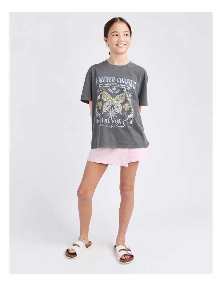 Chasing The Sun Tee (8 - 16 Years) in Charcoal image 4