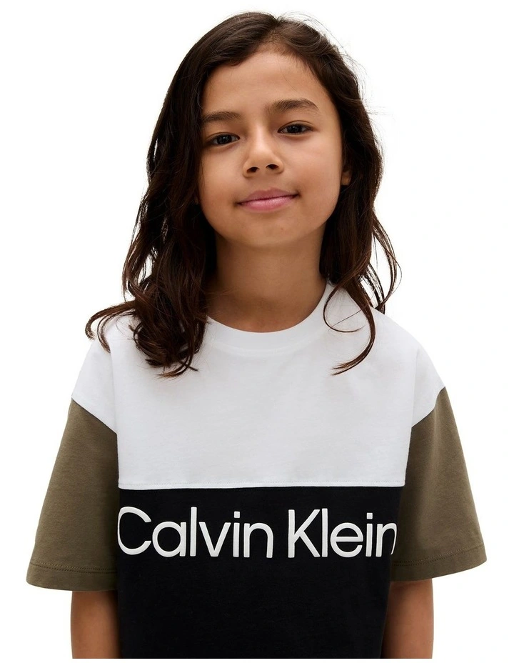 Blocking Short Sleeve T-shirt (8-16 Years) in Black image 4