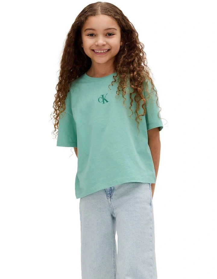 Boxy Logo T-shirt (8-16 Years) in Green image 1