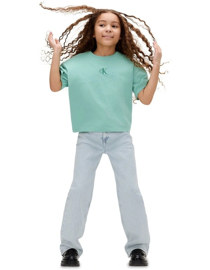 Boxy Logo T-shirt (8-16 Years) in Green image 5