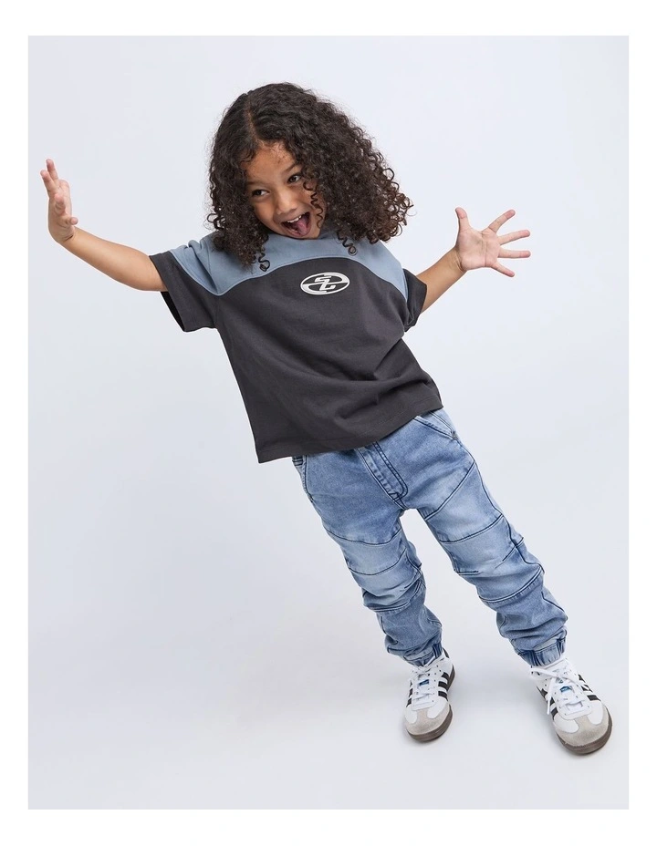 Quantum Tee in Black image 4