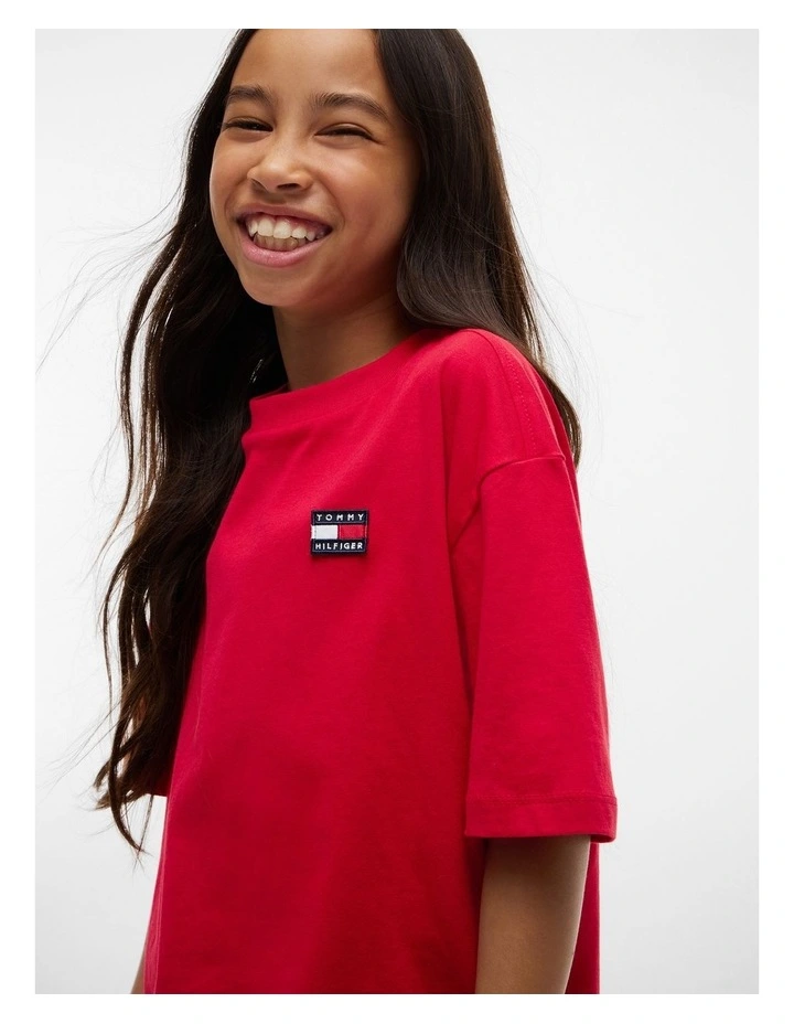 Unisex 8-16 Archive Heritage Flag Tee (8-16 years) in Red image 3