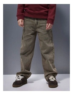 Ryan Straight Jeans in Brown