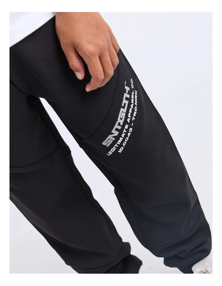 Freestyle Trackpant (8-16 Years) in Black image 5