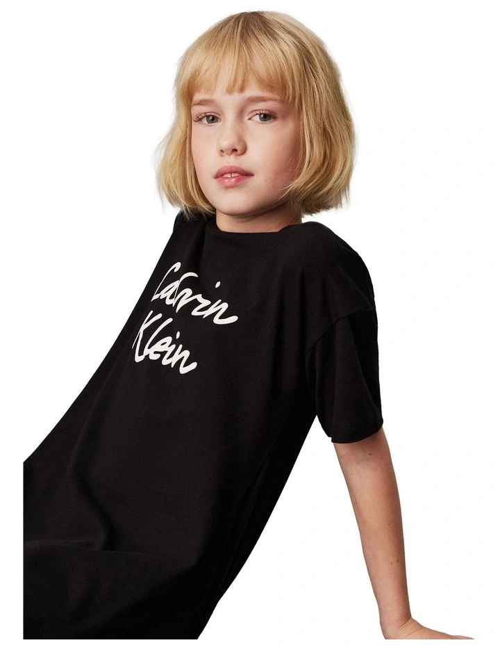 Script Logo T-shirt Dress (8-16 Years) in Black image 3