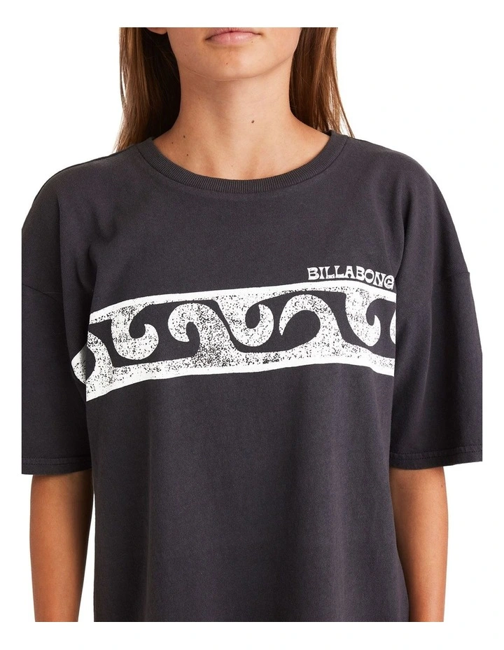 Wave Fade Junior T-shirt in Black image 4