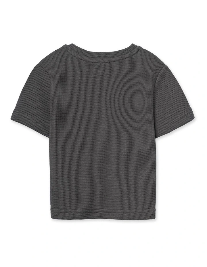 The New Flynn Tee (000-2 Years) in Charcoal image 2