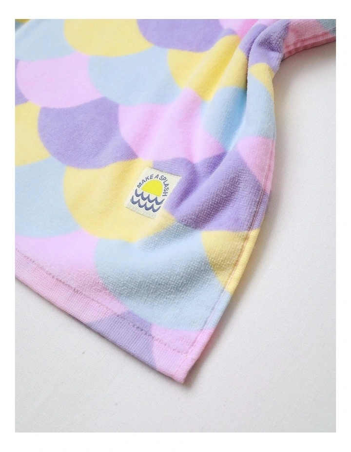 Sprout Hooded Novelty Fish Towel in Rainbow image 2