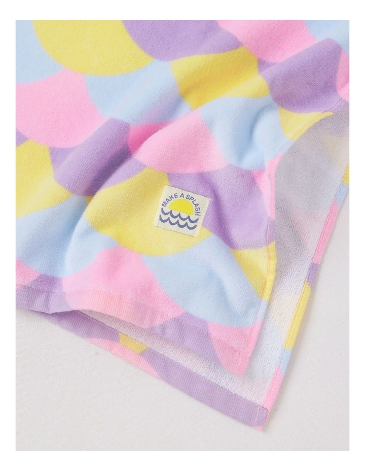 Sprout Hooded Novelty Fish Towel in Rainbow image 4