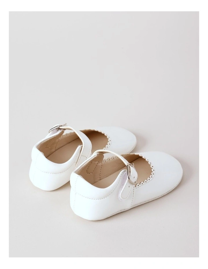 Origami Zoe Newborn Ballet Flat with Scallop Detail in White image 4