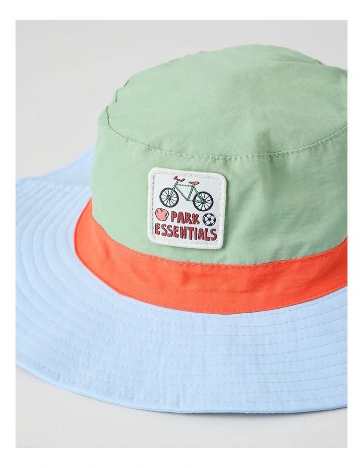 Colourblocked Wide Brim Hat in Green image 2