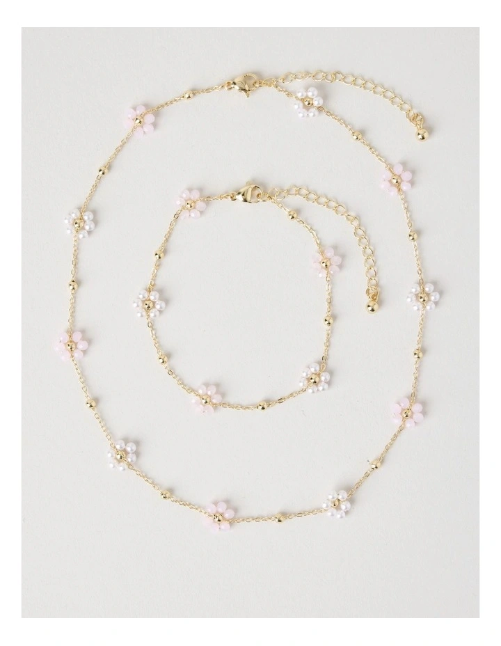 Daisy Bracelet And Necklace Set in White image 1
