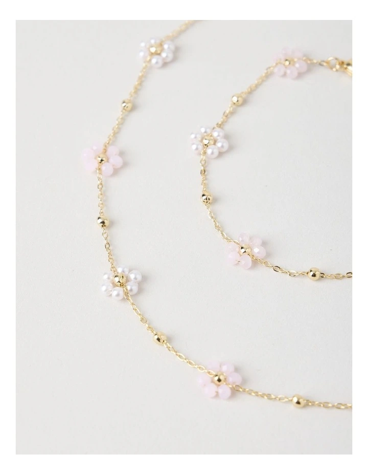 Daisy Bracelet And Necklace Set in White image 2