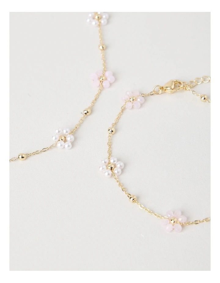 Daisy Bracelet And Necklace Set in White image 4