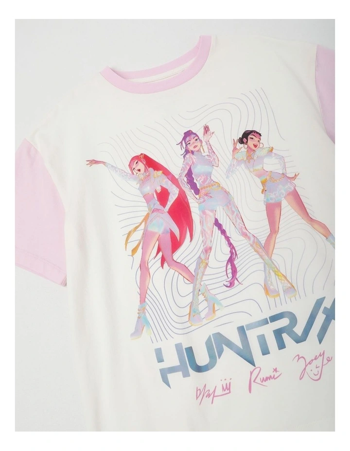 K-Pop Demon Hunters Huntrix Spliced T-Shirt With A Bag Tag in Cream image 2