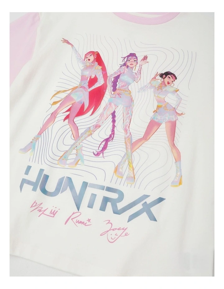 K-Pop Demon Hunters Huntrix Spliced T-Shirt With A Bag Tag in Cream image 4