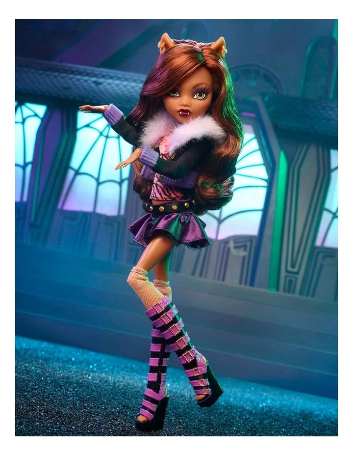 Clawdeen Wolf Reproduction Doll image 7